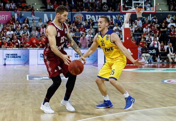 格莱姆斯在 格莱姆斯在