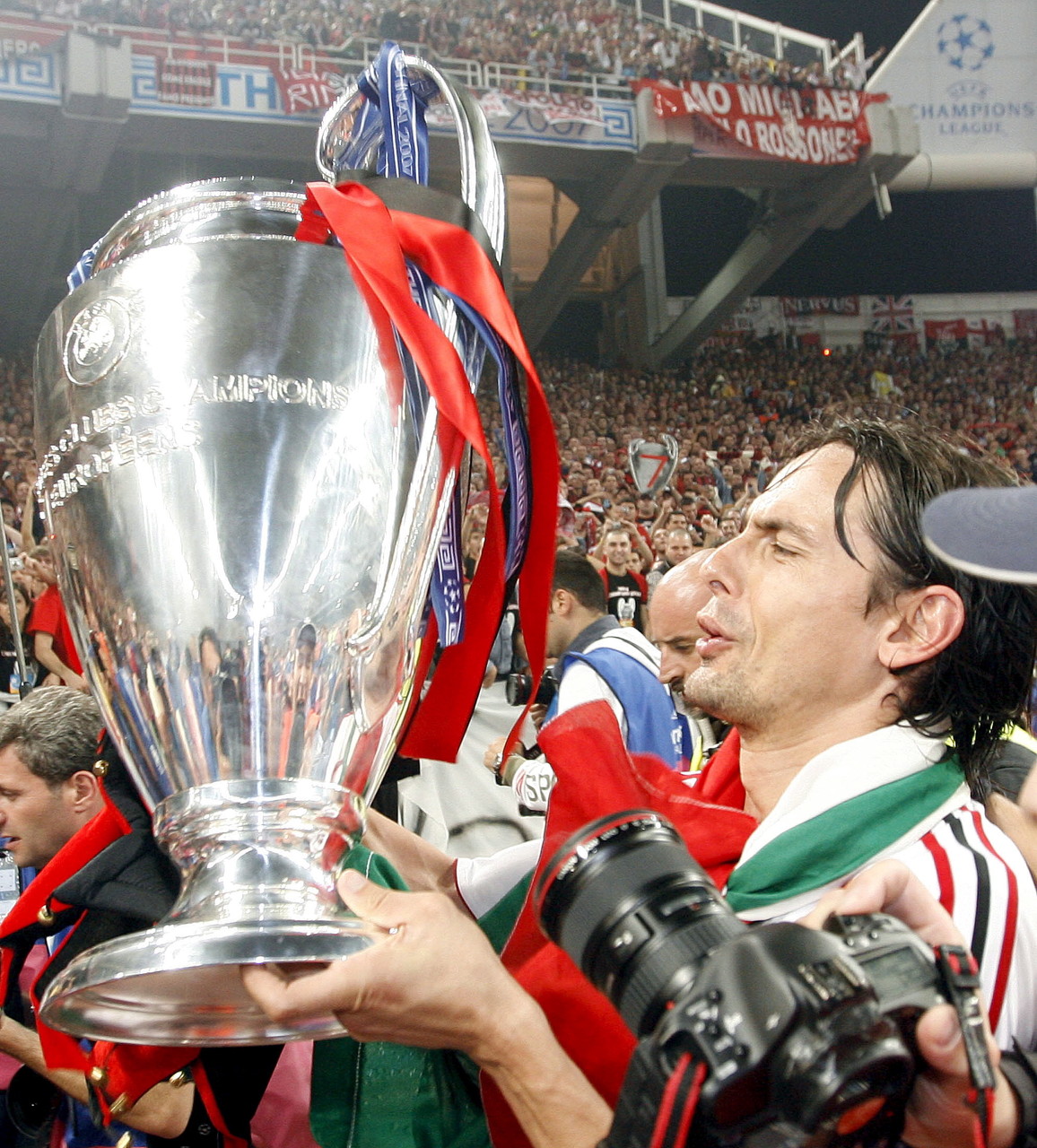 探讨他们在 探讨他们在