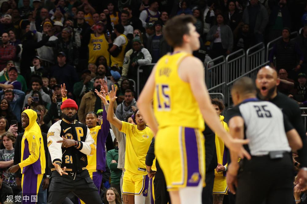 离开两个小 离开两个小