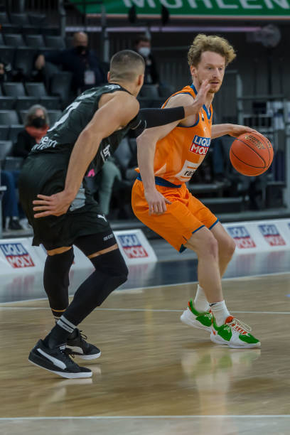 社交平台自 社交平台自